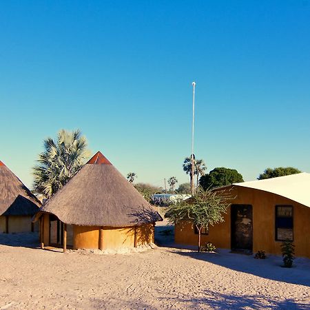 Ongula Village Homestead Lodge Omupumba Buitenkant foto