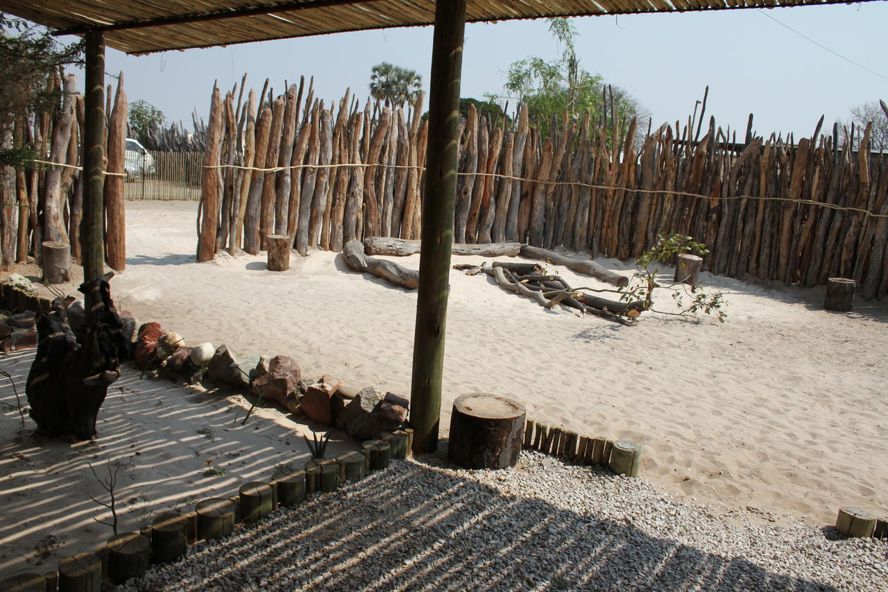 Ongula Village Homestead Lodge Omupumba Buitenkant foto