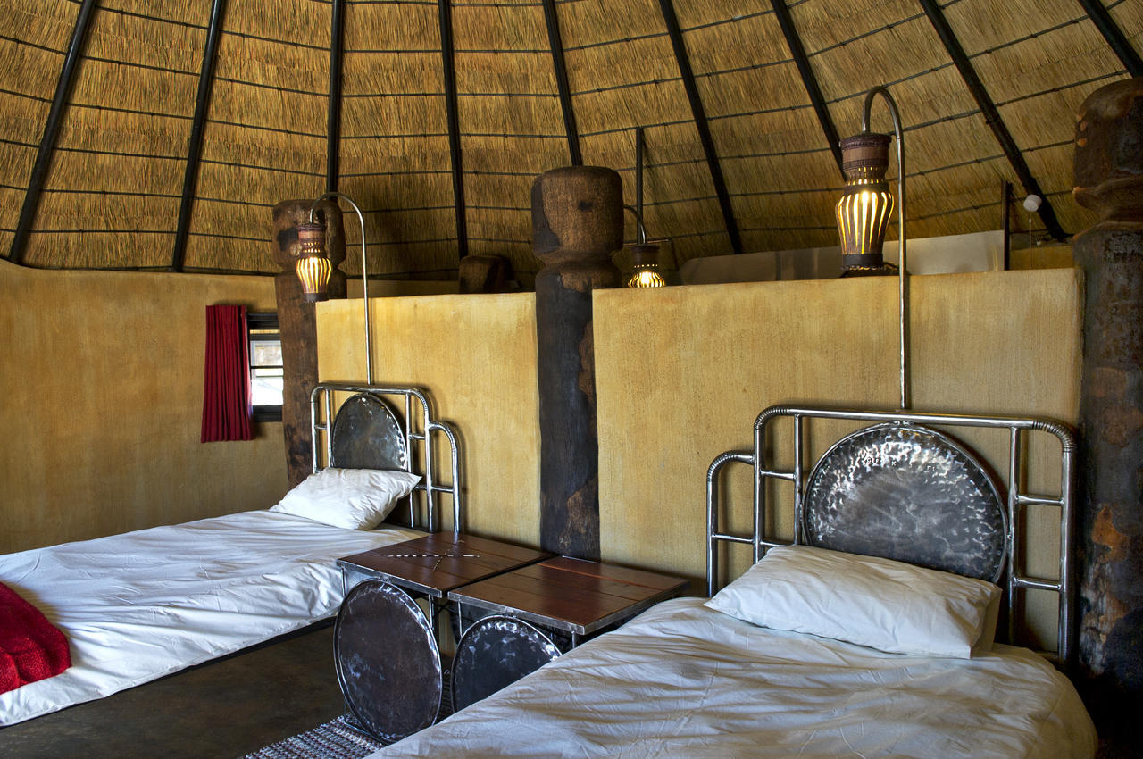 Ongula Village Homestead Lodge Omupumba Buitenkant foto