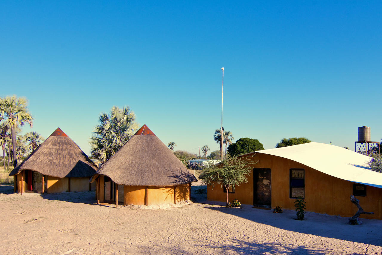 Ongula Village Homestead Lodge Omupumba Buitenkant foto